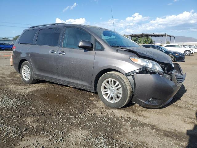 Photo 3 VIN: 5TDYK3DC2DS334794 - TOYOTA SIENNA XLE 