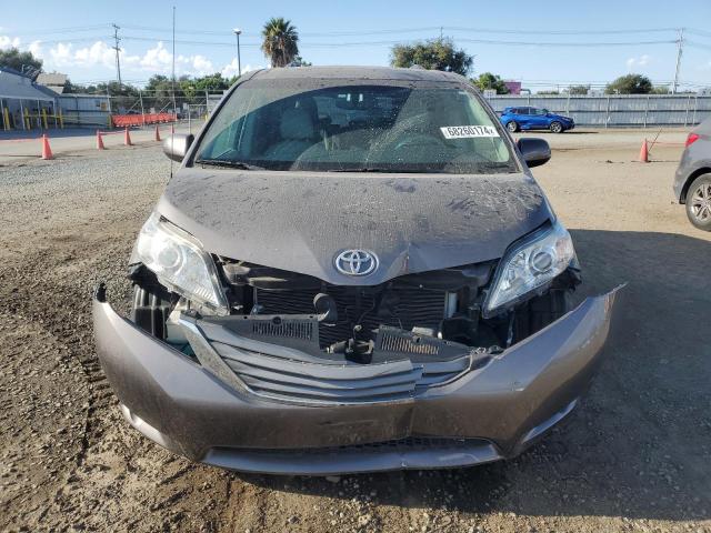 Photo 4 VIN: 5TDYK3DC2DS334794 - TOYOTA SIENNA XLE 