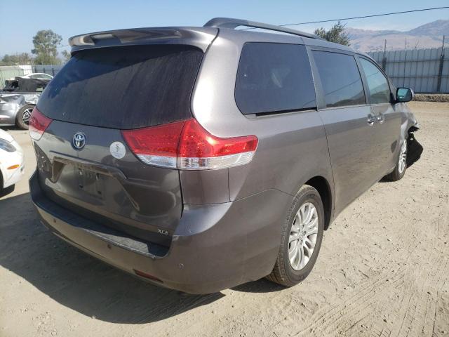 Photo 3 VIN: 5TDYK3DC2DS338487 - TOYOTA SIENNA XLE 