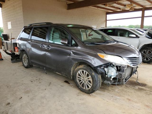 Photo 3 VIN: 5TDYK3DC2DS341132 - TOYOTA SIENNA XLE 