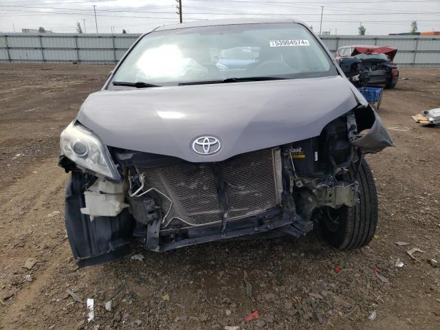 Photo 4 VIN: 5TDYK3DC2DS345780 - TOYOTA SIENNA XLE 