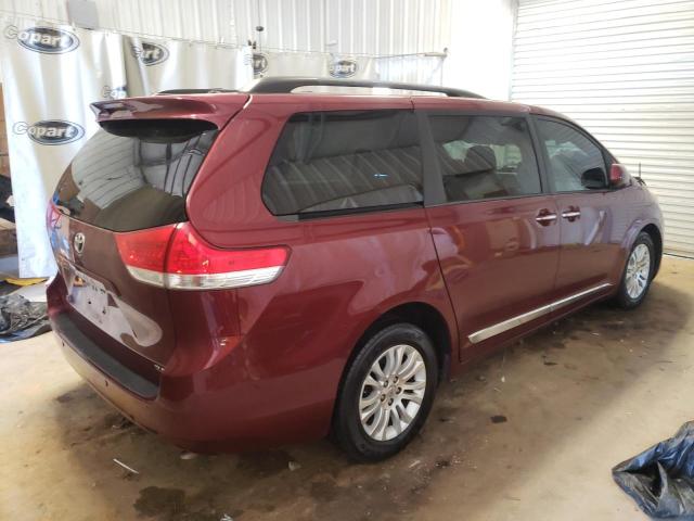 Photo 3 VIN: 5TDYK3DC2DS352597 - TOYOTA SIENNA XLE 