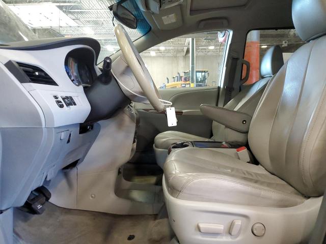 Photo 6 VIN: 5TDYK3DC2DS368539 - TOYOTA SIENNA XLE 