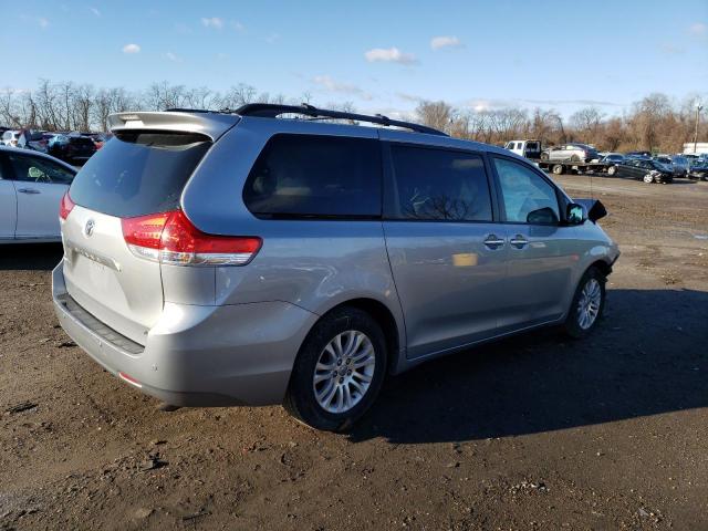 Photo 2 VIN: 5TDYK3DC2ES433584 - TOYOTA SIENNA XLE 