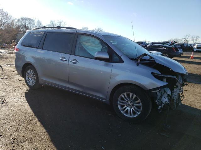 Photo 3 VIN: 5TDYK3DC2ES433584 - TOYOTA SIENNA XLE 