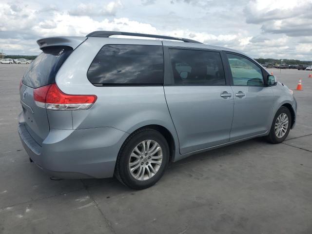 Photo 2 VIN: 5TDYK3DC2ES446898 - TOYOTA SIENNA XLE 