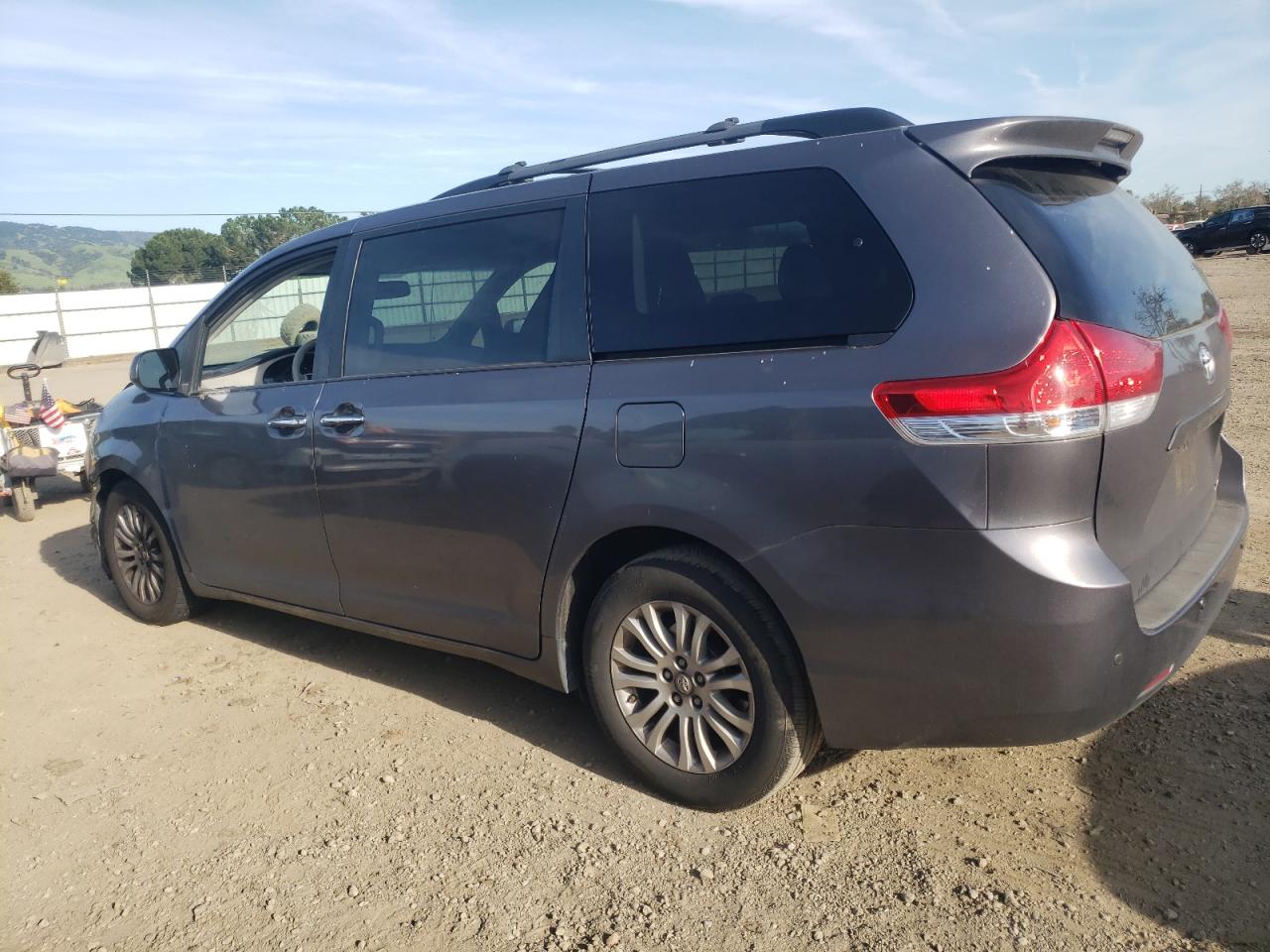 Photo 1 VIN: 5TDYK3DC2ES476046 - TOYOTA SIENNA 