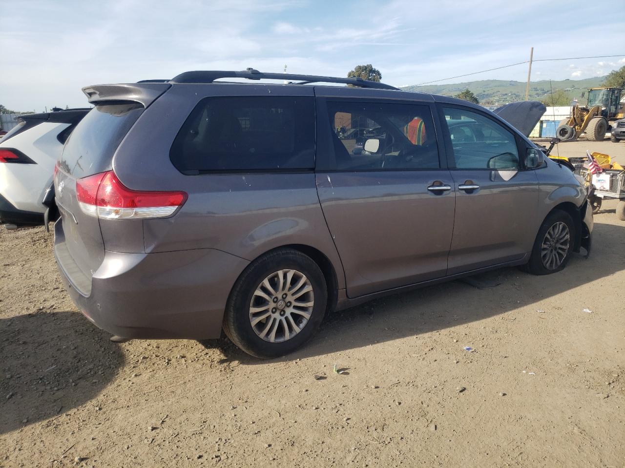 Photo 2 VIN: 5TDYK3DC2ES476046 - TOYOTA SIENNA 