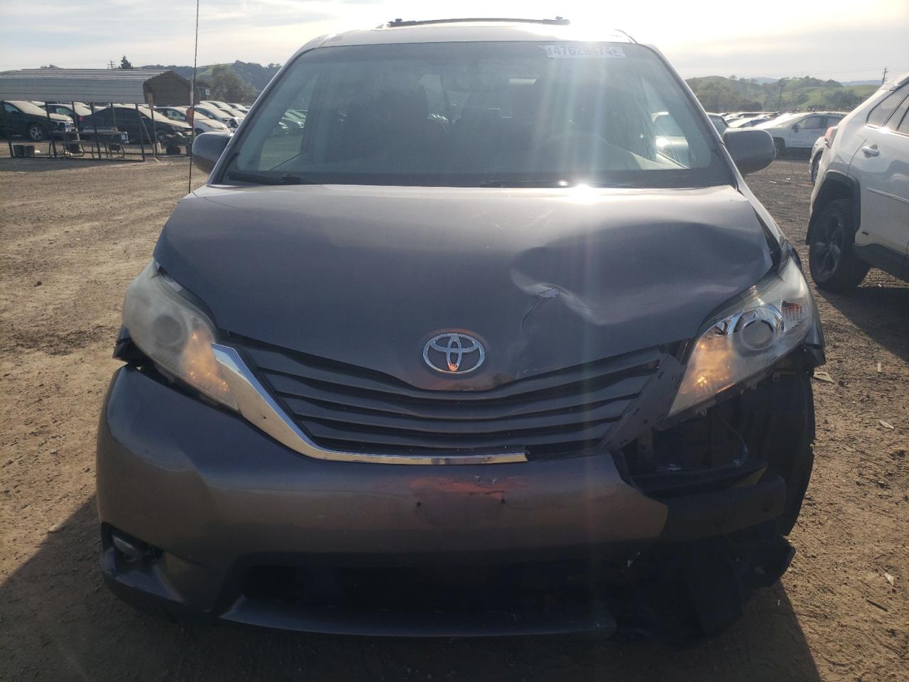 Photo 4 VIN: 5TDYK3DC2ES476046 - TOYOTA SIENNA 