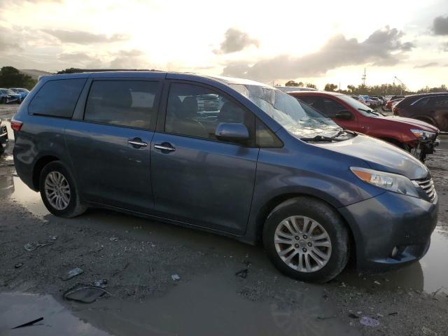 Photo 3 VIN: 5TDYK3DC2FS527787 - TOYOTA SIENNA XLE 