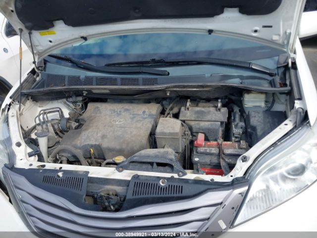 Photo 9 VIN: 5TDYK3DC2FS545979 - TOYOTA SIENNA 