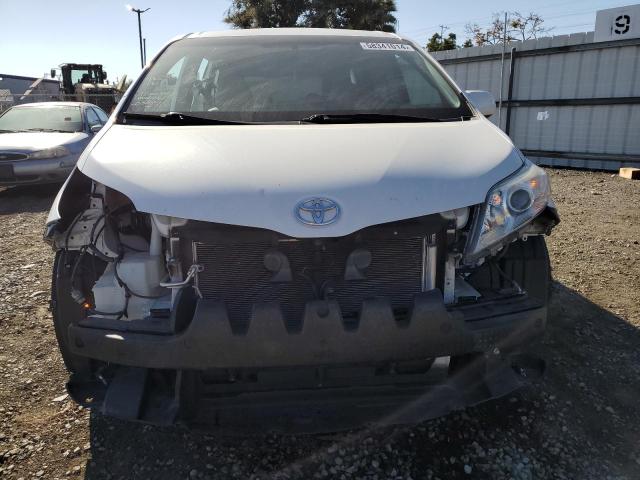 Photo 4 VIN: 5TDYK3DC2FS565486 - TOYOTA SIENNA XLE 