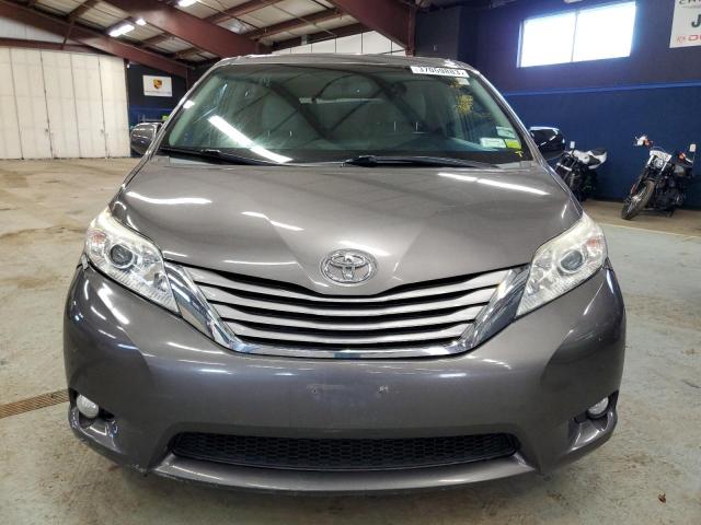 Photo 4 VIN: 5TDYK3DC2FS572776 - TOYOTA SIENNA XLE 