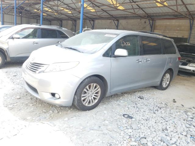 Photo 1 VIN: 5TDYK3DC2FS624665 - TOYOTA SIENNA XLE 