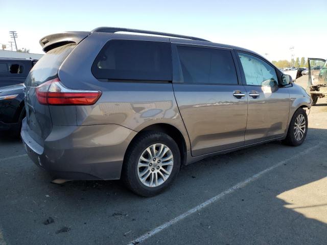 Photo 2 VIN: 5TDYK3DC2FS653244 - TOYOTA SIENNA XLE 