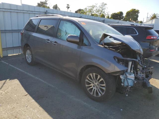 Photo 3 VIN: 5TDYK3DC2FS653244 - TOYOTA SIENNA XLE 