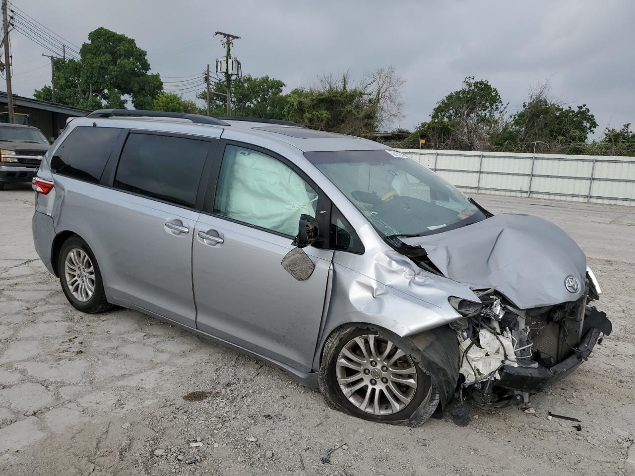 Photo 3 VIN: 5TDYK3DC2FS664728 - TOYOTA SIENNA 