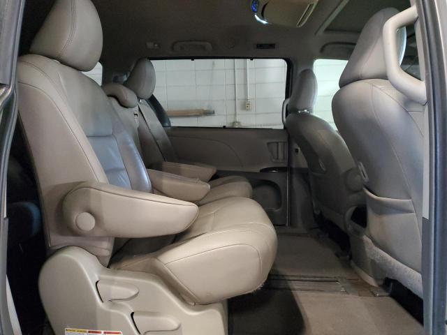 Photo 10 VIN: 5TDYK3DC2GS698606 - TOYOTA SIENNA XLE 