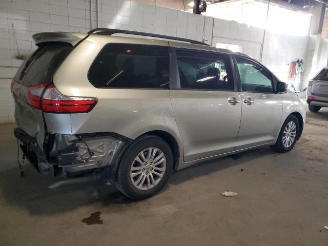 Photo 2 VIN: 5TDYK3DC2GS698606 - TOYOTA SIENNA XLE 