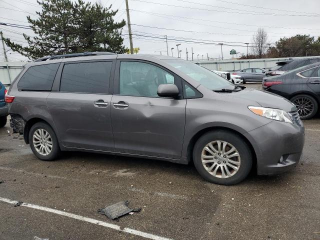 Photo 3 VIN: 5TDYK3DC2GS701472 - TOYOTA SIENNA XLE 