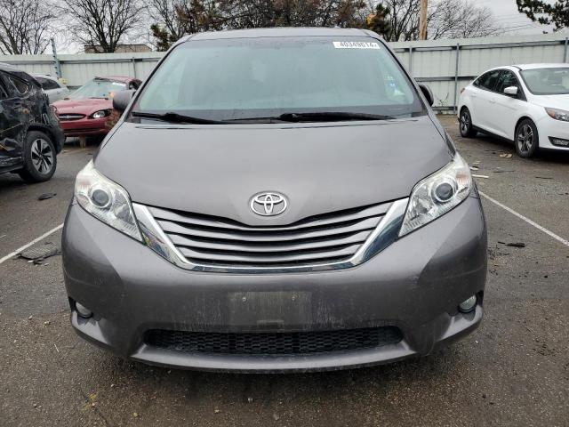 Photo 4 VIN: 5TDYK3DC2GS701472 - TOYOTA SIENNA XLE 