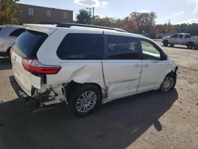 Photo 2 VIN: 5TDYK3DC2GS711225 - TOYOTA SIENNA XLE 