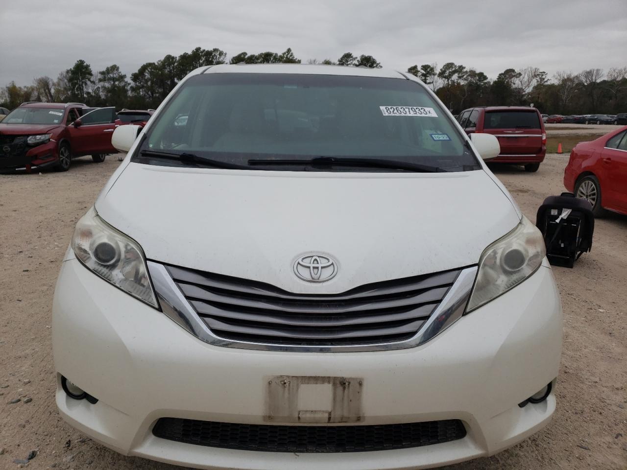 Photo 4 VIN: 5TDYK3DC2GS718224 - TOYOTA SIENNA 