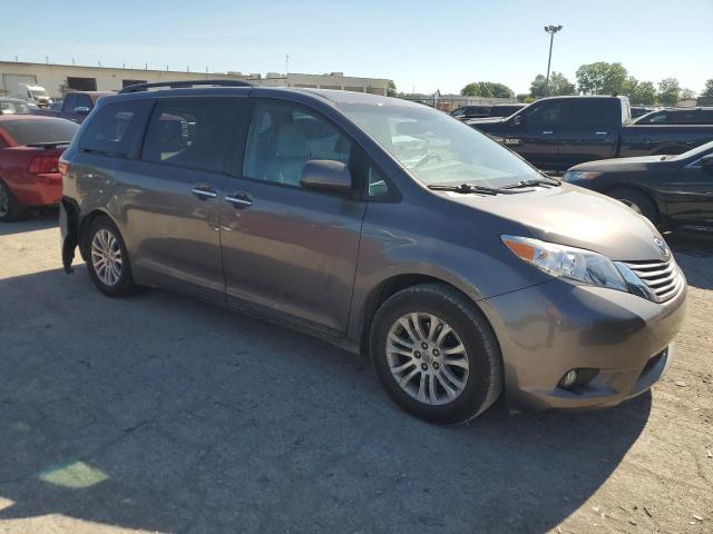 Photo 3 VIN: 5TDYK3DC2GS733239 - TOYOTA SIENNA XLE 