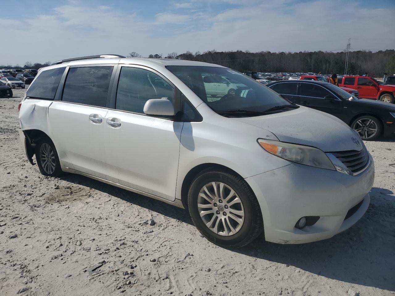 Photo 3 VIN: 5TDYK3DC2GS748193 - TOYOTA SIENNA 