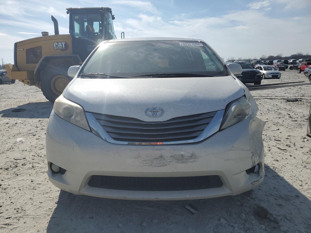 Photo 4 VIN: 5TDYK3DC2GS748193 - TOYOTA SIENNA 