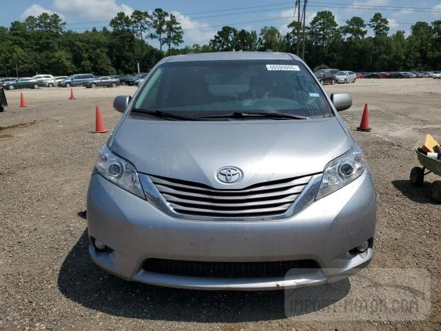 Photo 4 VIN: 5TDYK3DC2GS756813 - TOYOTA SIENNA 