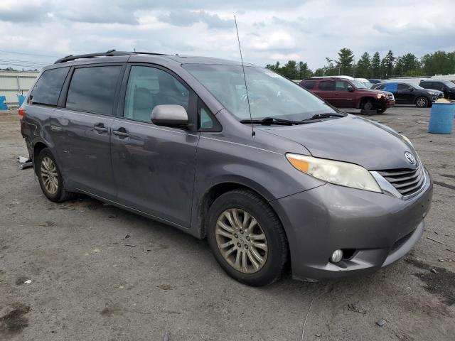 Photo 3 VIN: 5TDYK3DC3BS022884 - TOYOTA SIENNA XLE 