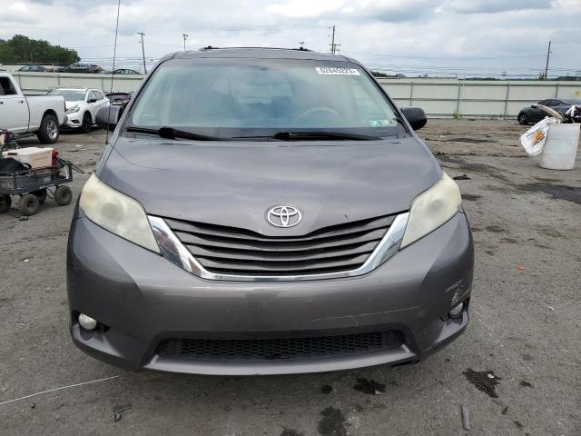 Photo 4 VIN: 5TDYK3DC3BS022884 - TOYOTA SIENNA XLE 