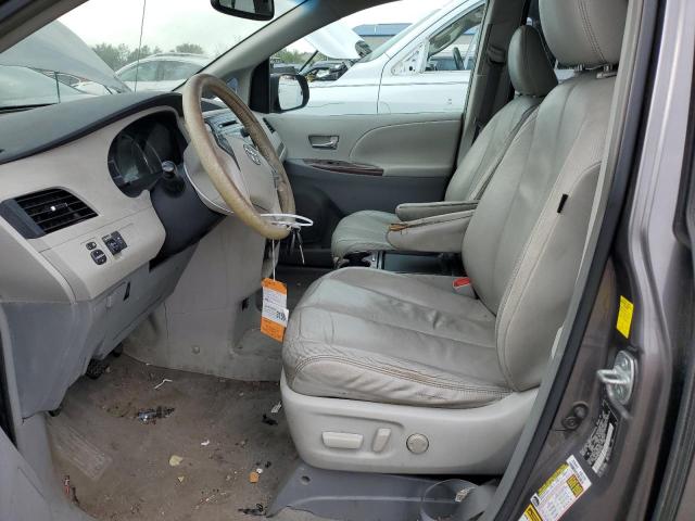 Photo 6 VIN: 5TDYK3DC3BS022884 - TOYOTA SIENNA XLE 