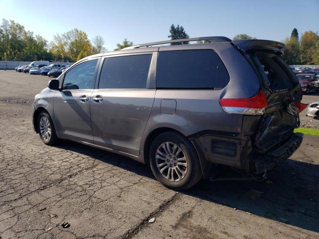 Photo 1 VIN: 5TDYK3DC3BS032587 - TOYOTA SIENNA XLE 