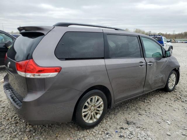 Photo 2 VIN: 5TDYK3DC3BS034999 - TOYOTA SIENNA XLE 