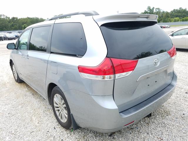 Photo 2 VIN: 5TDYK3DC3BS045484 - TOYOTA SIENNA XLE 