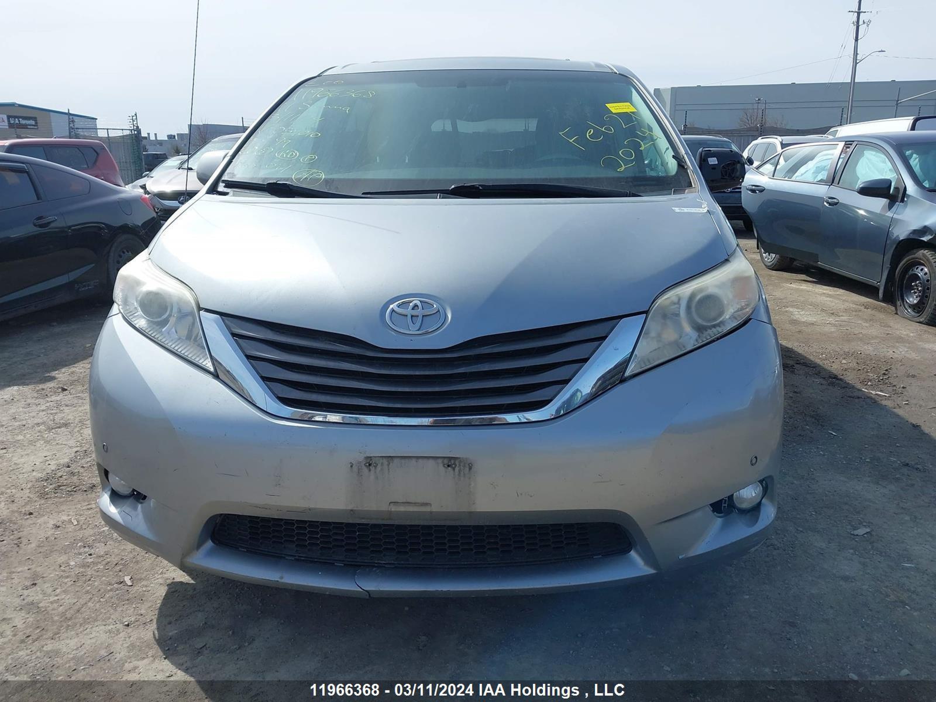 Photo 11 VIN: 5TDYK3DC3BS054010 - TOYOTA SIENNA 