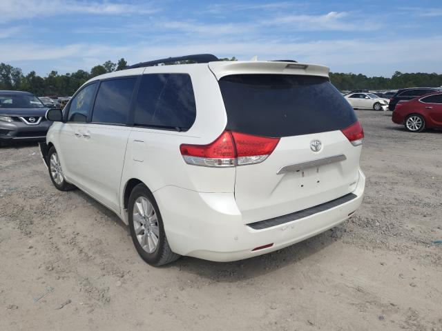 Photo 2 VIN: 5TDYK3DC3BS063466 - TOYOTA SIENNA XLE 