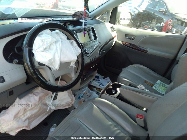 Photo 4 VIN: 5TDYK3DC3BS067100 - TOYOTA SIENNA 