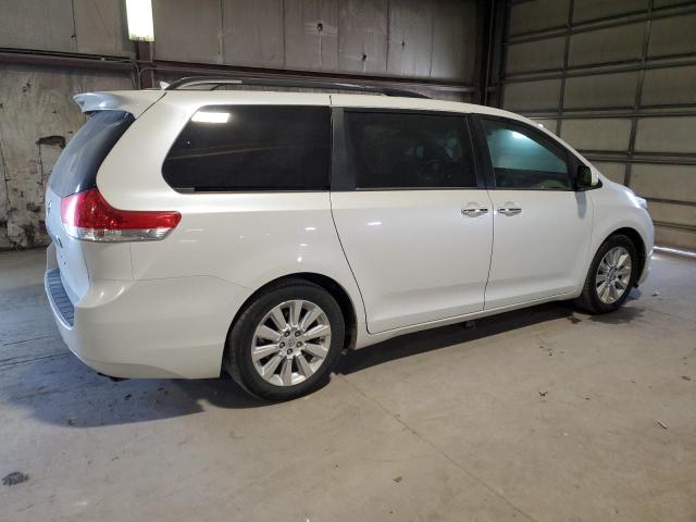 Photo 2 VIN: 5TDYK3DC3BS084589 - TOYOTA SIENNA XLE 