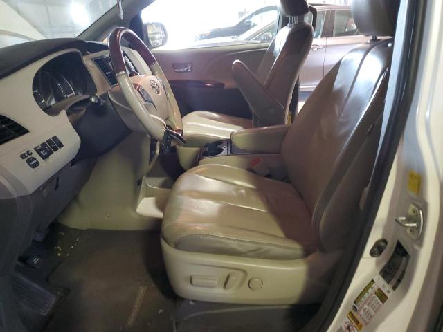 Photo 6 VIN: 5TDYK3DC3BS084589 - TOYOTA SIENNA XLE 