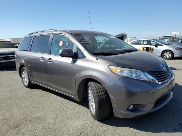 Photo 3 VIN: 5TDYK3DC3BS099884 - TOYOTA SIENNA XLE 