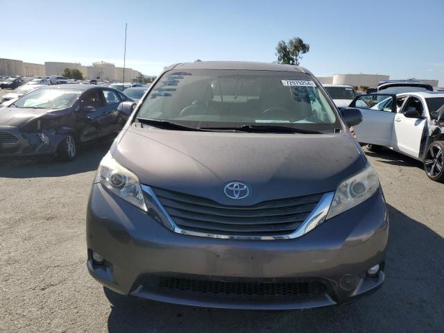 Photo 4 VIN: 5TDYK3DC3BS099884 - TOYOTA SIENNA XLE 