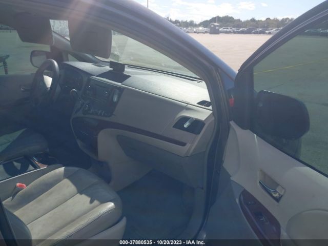 Photo 4 VIN: 5TDYK3DC3BS128137 - TOYOTA SIENNA 