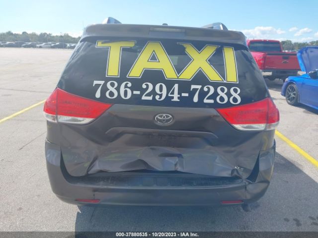 Photo 5 VIN: 5TDYK3DC3BS128137 - TOYOTA SIENNA 