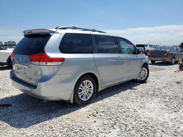 Photo 2 VIN: 5TDYK3DC3BS147190 - TOYOTA SIENNA XLE 