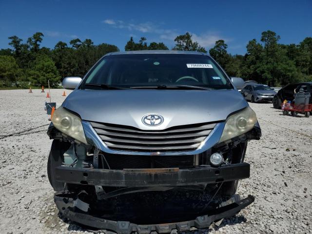 Photo 4 VIN: 5TDYK3DC3BS147190 - TOYOTA SIENNA XLE 