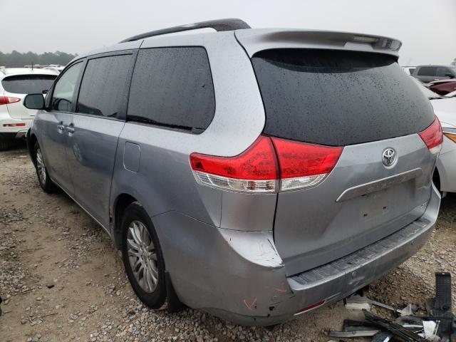 Photo 2 VIN: 5TDYK3DC3BS148050 - TOYOTA SIENNA XLE 