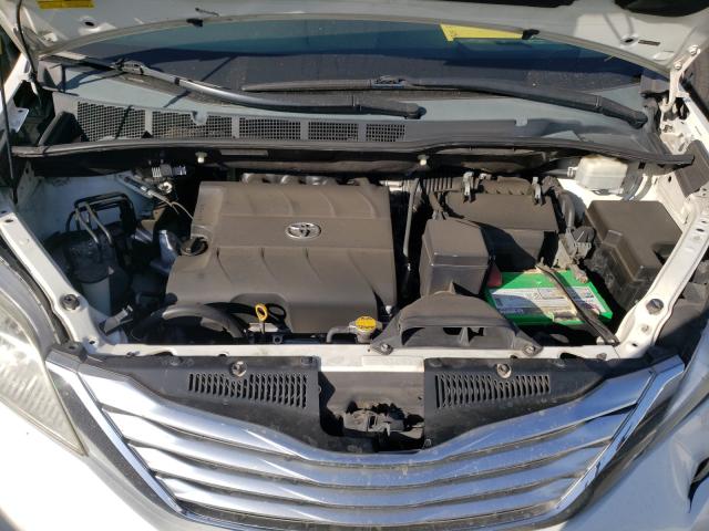 Photo 6 VIN: 5TDYK3DC3BS152776 - TOYOTA SIENNA XLE 